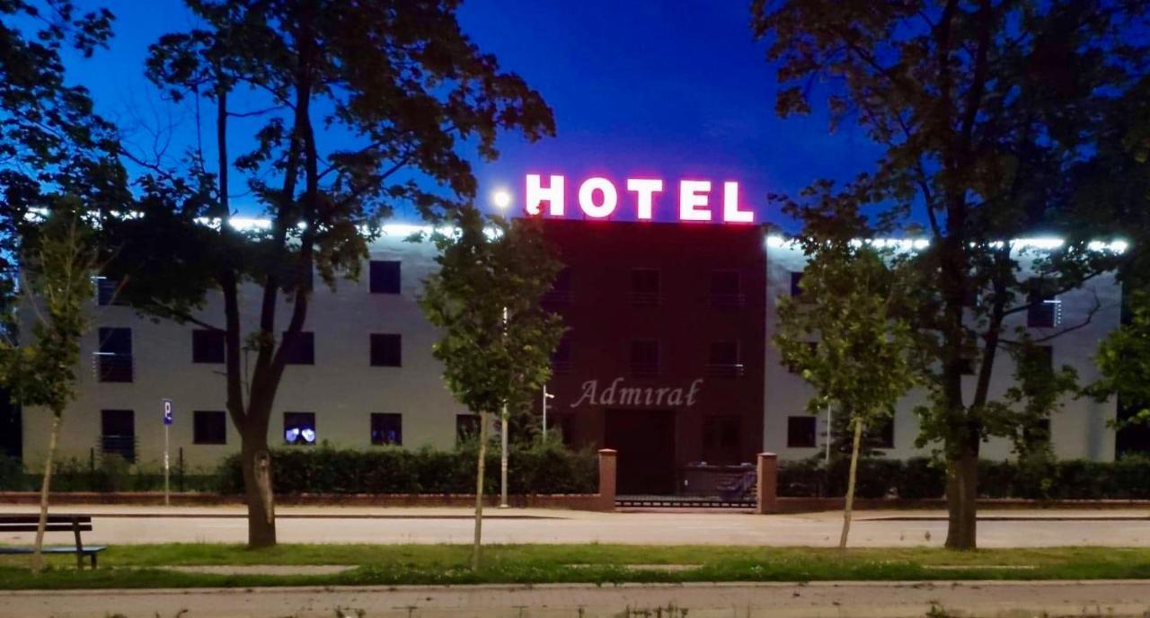 Hotel I Restauracja Admiral Legnica Eksteriør bilde
