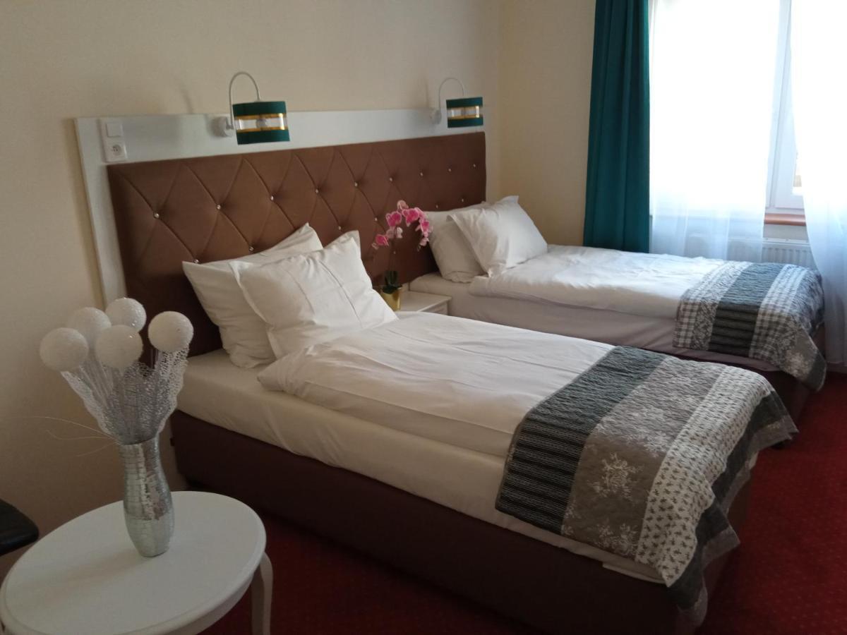Hotel I Restauracja Admiral Legnica Eksteriør bilde