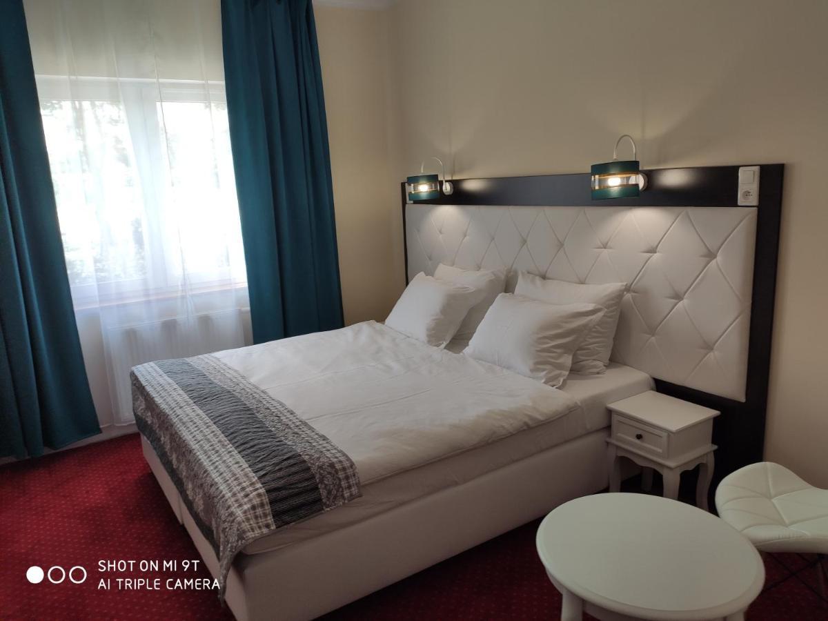 Hotel I Restauracja Admiral Legnica Eksteriør bilde